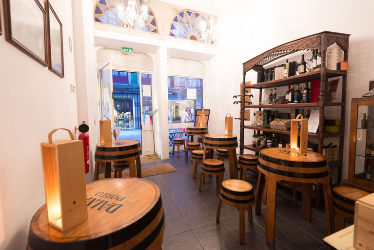 Food & Drinks, Frs001 · Vinofino 2B Duplex Private Garden · Wifi · View, Porto