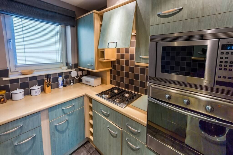 Others 5, Contemporary Holyrood Apartment, Edinburgh