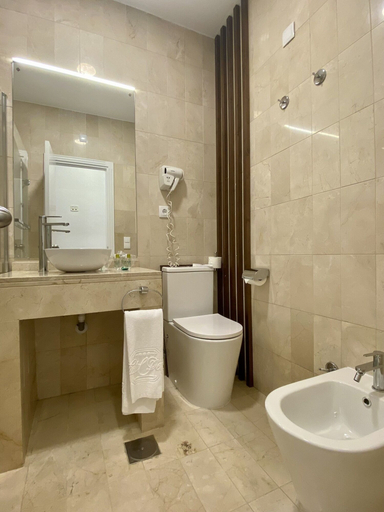 Bathroom 4, Hotel Derby Sevilla, Sevilla