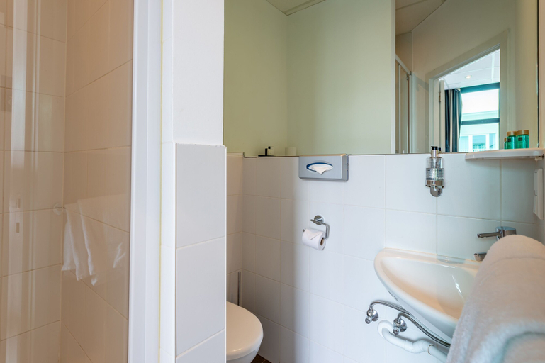 Bathroom 4, Hotel Docklands, Antwerpen