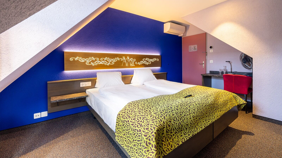 Bedroom 2, Hotel Drei Konige, Luzern