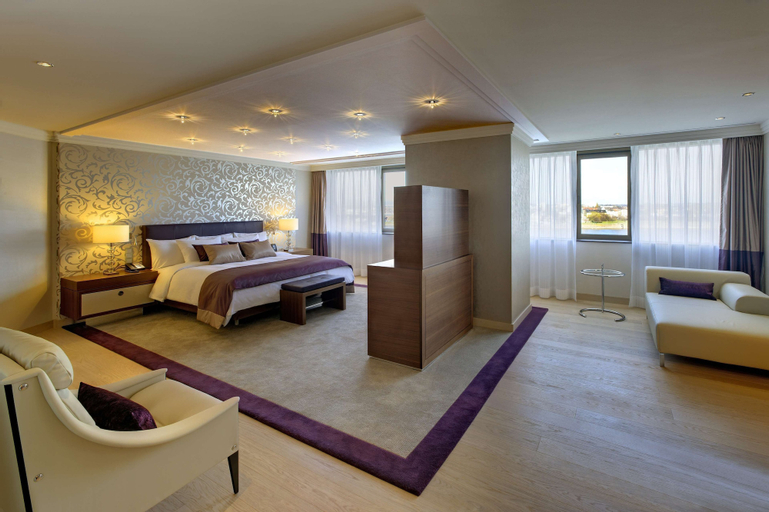 Bedroom 4, Hilton Mainz, Mainz