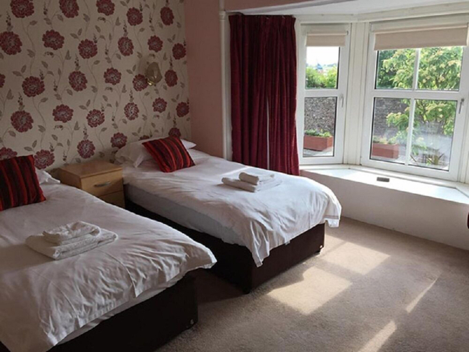 Bedroom 2, The Station Hotel, Angus
