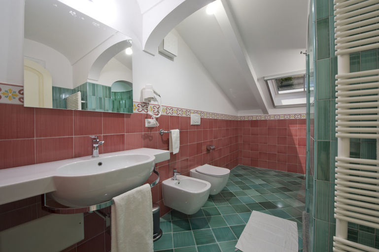 Bathroom 5, Albadamare Boutique Hotel, Salerno