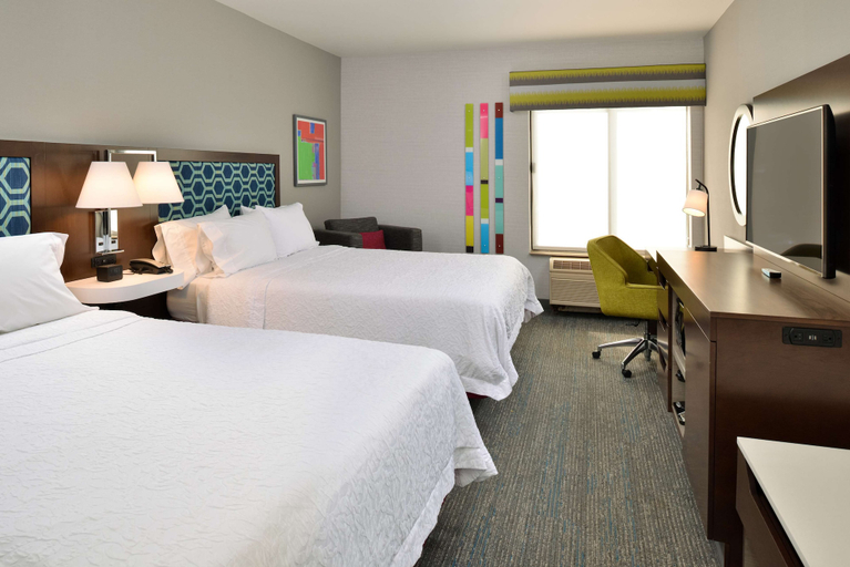 Bedroom 3, Hampton Inn San Francisco-Daly City, San Mateo