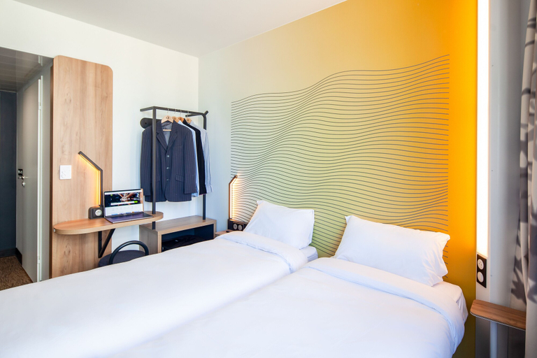 Bedroom 3, B&B HOTEL MASSY Gare TGV, Essonne