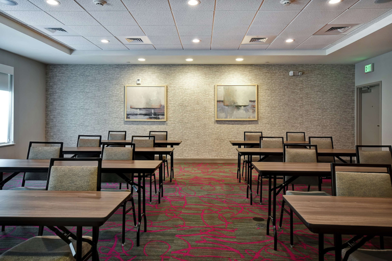 Food & Drinks 5, Home2 Suites by Hilton Birmingham Fultondale, Jefferson