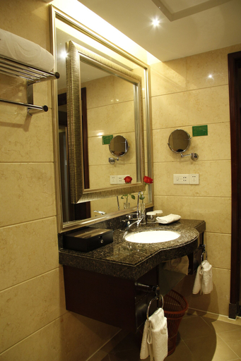 Bathroom 4, Royal Marina Plaza, Guangzhou