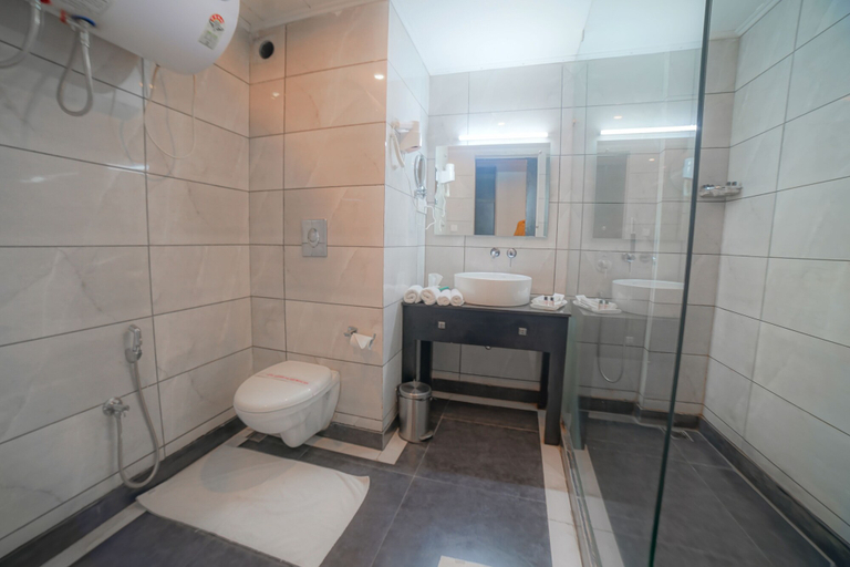 Bathroom 4, Rose Petal, Srinagar