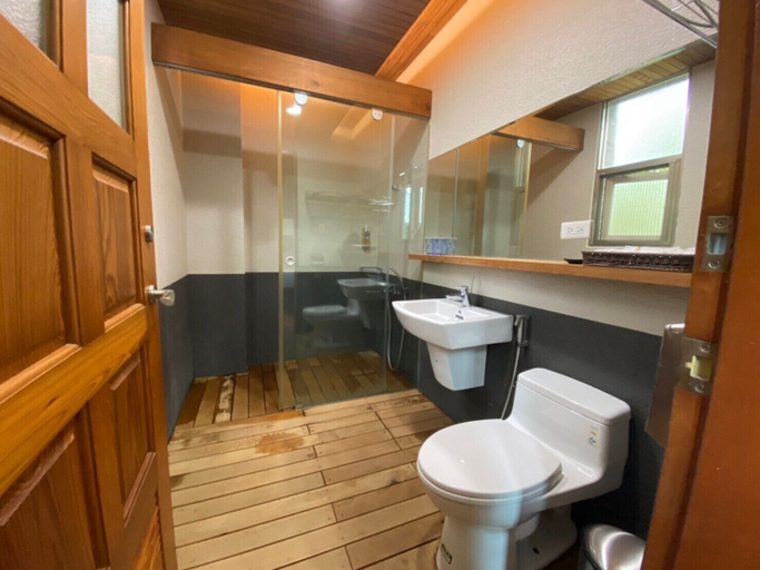 Bathroom 3, Wu-Liu-farm B&B, Chiayi City