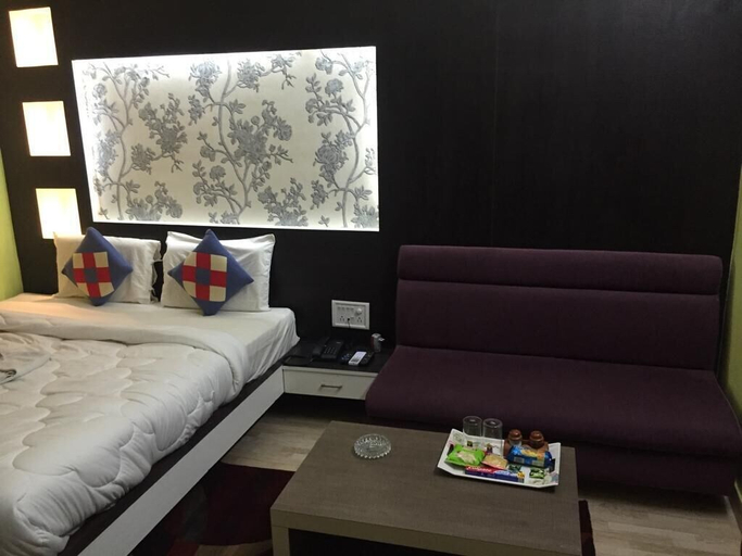 Others 5, Hotel Krishna, Lakhisarai
