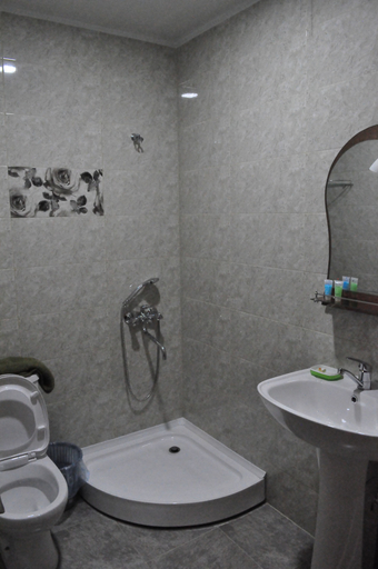 Bathroom 3, La Deka Guesthouse, Lagodekhi