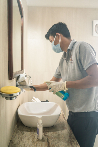 Bathroom 4, Amritara The Poovath Beachfront Heritage, Fort Kochi, Ernakulam