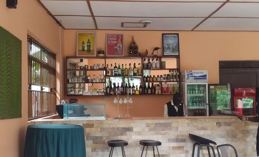 Food & Drinks