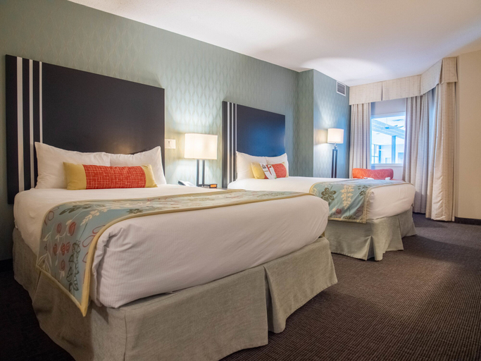 Bedroom 3, Coast Kamloops Hotel & Conference Centre, Thompson-Nicola