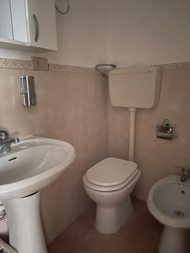 Bathroom 5, Hola Cathedral House, Palermo