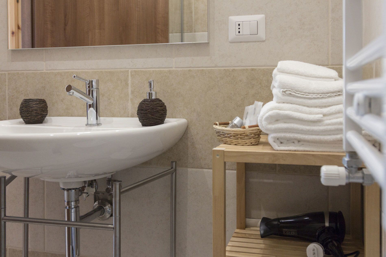 Bathroom 4, Masseria Fanizzi, Bari