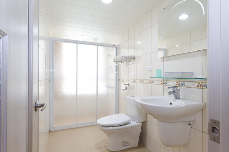 Bathroom, Song San Hotel, Kaohsiung