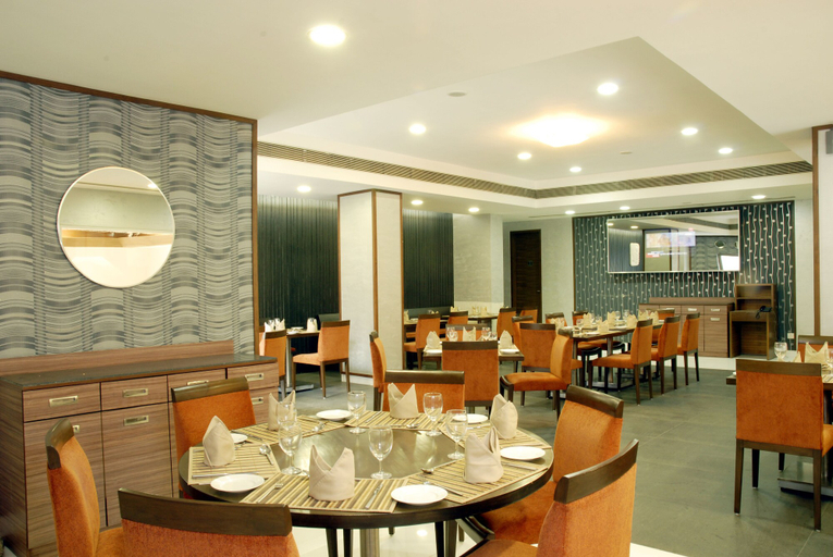 Food & Drinks 4, The Fern Residency Ahmedabad, Subhash Bridge, Series by Marriott, Ahmadabad