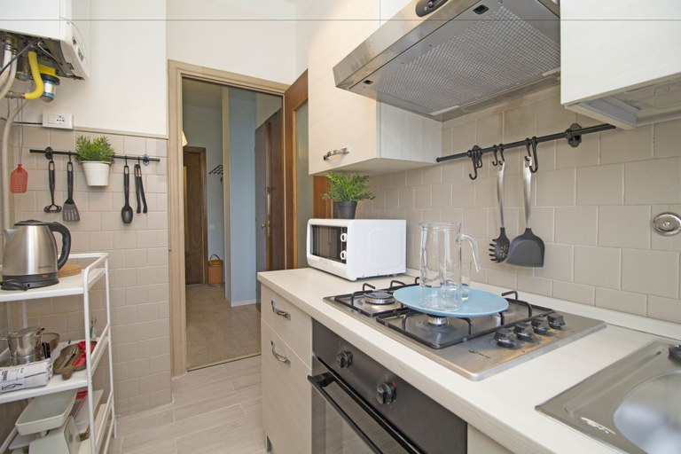 Private kitchen 5, Cisano Beach Apartment, Brescia