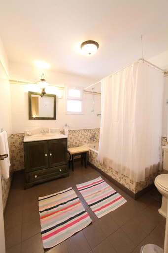 Bathroom 5, Casa do Ribeirinho, Porto Moniz