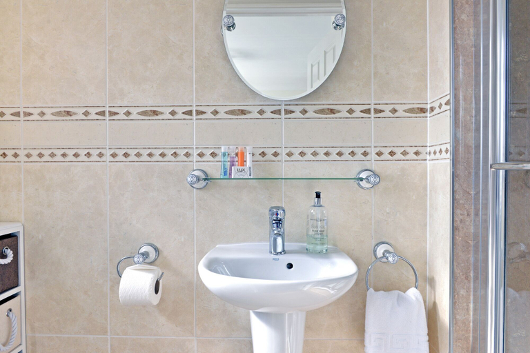 Bathroom 2, Pacific Heights, East Sussex