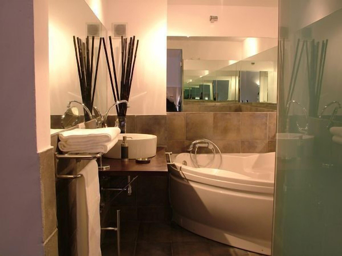 Bathroom 5, Fuentenueva, Jaén