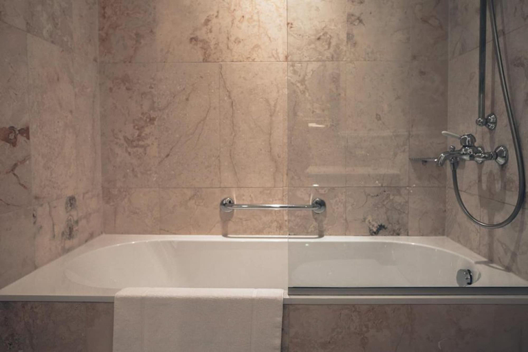Bathroom 4, Hotel Leopolis, L'vivs'ka