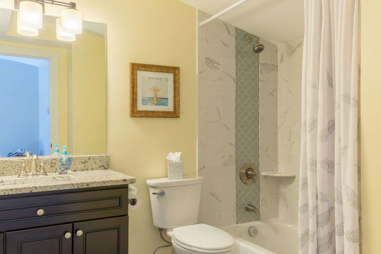 Bathroom 4, Harborsides Neighbor, Essex