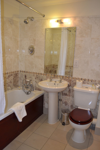 Bathroom 3, The Olde Windmill Inn, Norfolk