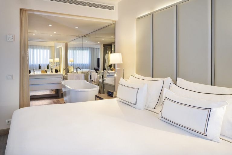 Bedroom 3, Melia Lebreros, Sevilla