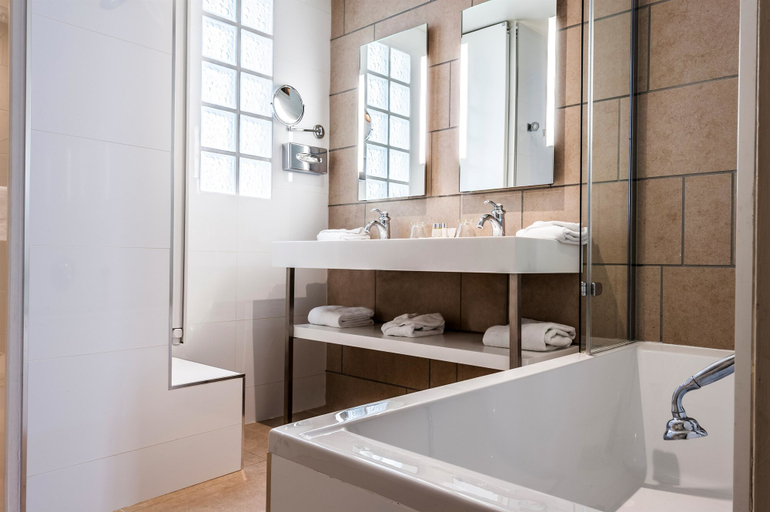 Bathroom 5, Best Western Saint Louis - Grand Paris Vincennes, Val-de-Marne