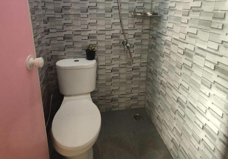 Bathroom 5, Jujugan Homestay, Banyuwangi