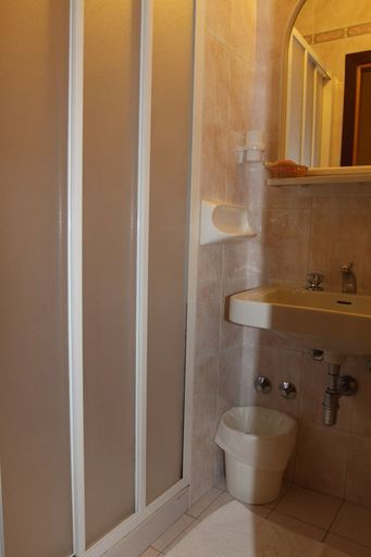 Bathroom 5, Hotel Adele, Rimini