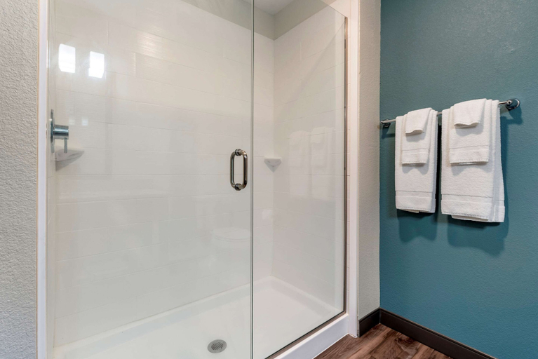 Bathroom 3, Sleep Inn Newberry - Crane, Daviess