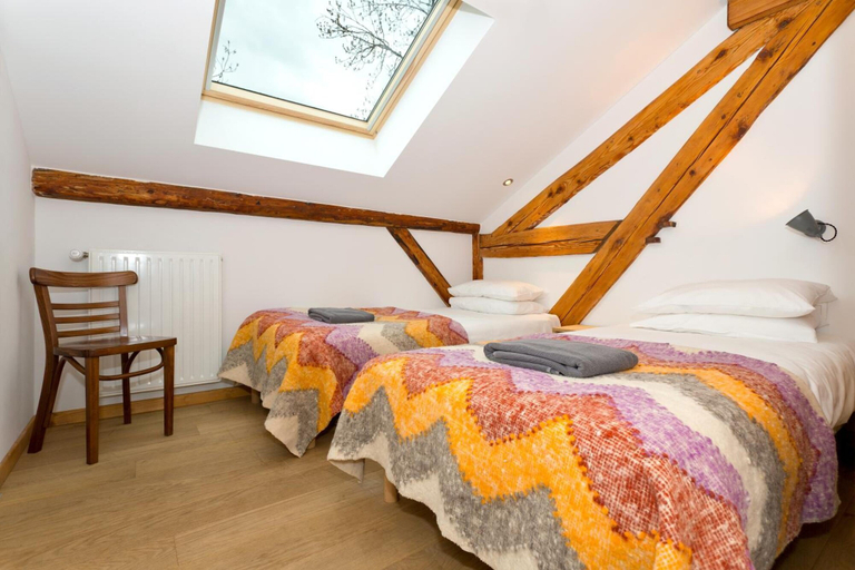 Bedroom 2, Hideout Hostel, Haute-Savoie