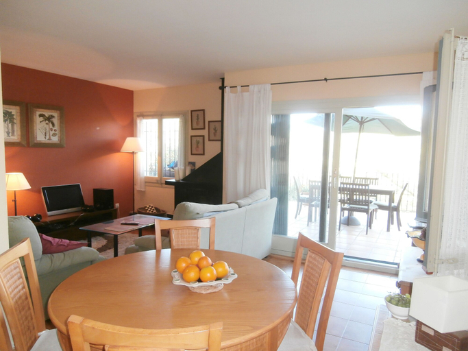 Others 5, Villa Ronda, Girona