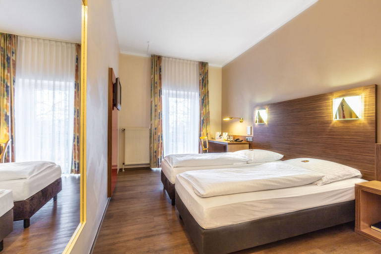 Bedroom 4, Sport - und Tagungshotel De Poort, Kleve
