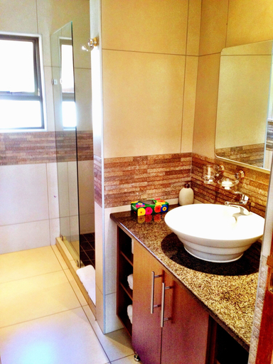 Bathroom 4, Pilgrims Delight, City of Tshwane