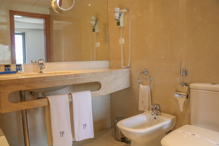 Bathroom 5, Hotel Travel Park Lisboa, Lisbon