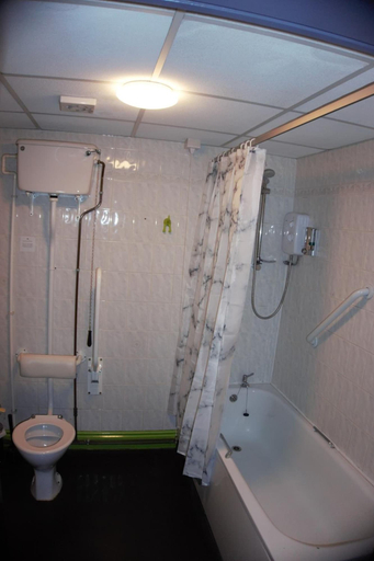 Bathroom 4, Happy Guests Lodge, Cheshire West and Chester