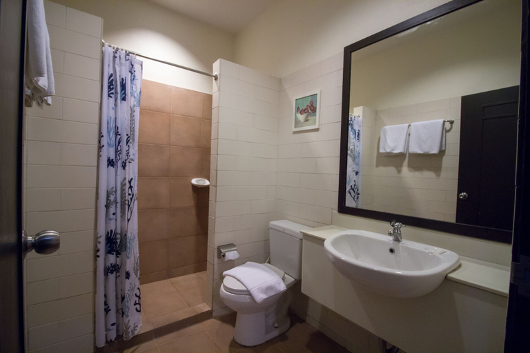 Bathroom 4, Jumbo House, Tha Sae