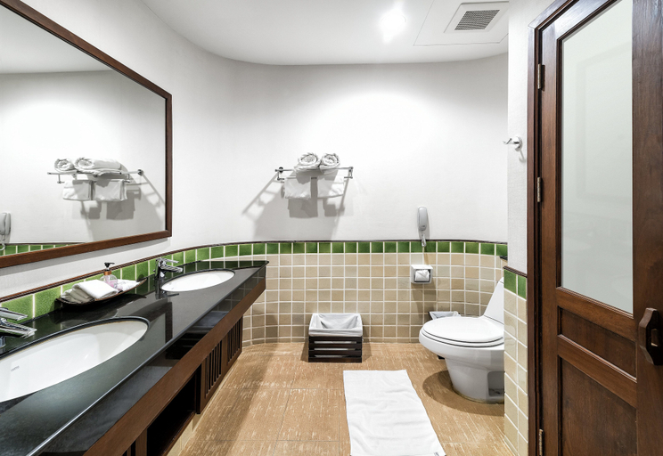 Bathroom 5, Alpina Phuket Nalina Resort & Spa, Phuket Island