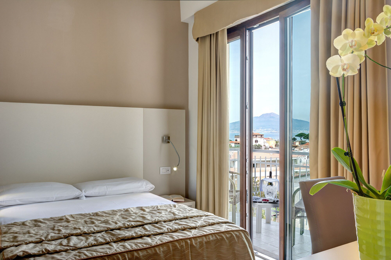 Bedroom 3, Hotel Caravel, Napoli