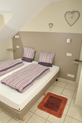 Bedroom 3, Holiday Home 't Regulierenhuisje, Limburg