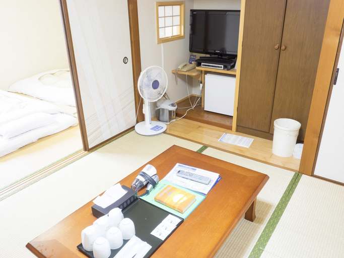 Bedroom 3, Hikone Station Hotel, Hikone