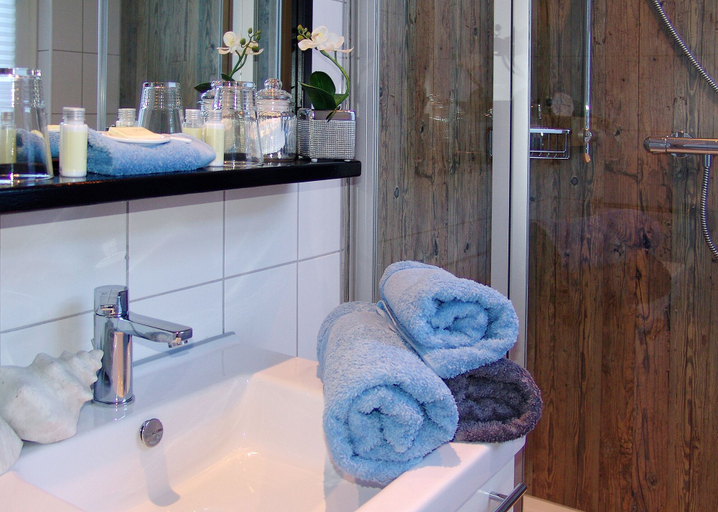 Bathroom 5, Landhaus Uttum, Aurich