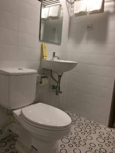 Bathroom 3, Shwe Htee River View, Yangon