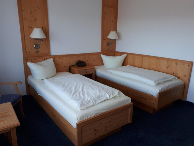 Bedroom 2, Hotel und Gasthof Spessarttor, Main-Spessart