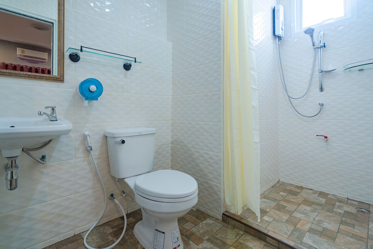 Bathroom 5, Penyos Residence, Bang Khae